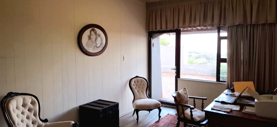 5 Bedroom Property for Sale in Beacon Bay Eastern Cape